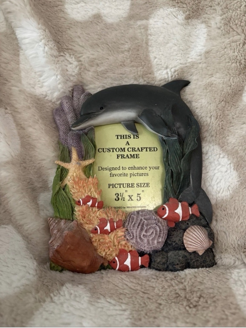Vintage 3D Dolphin Picture Frame Holds 3.5”x5” Beach Dolphins Starfish Shells